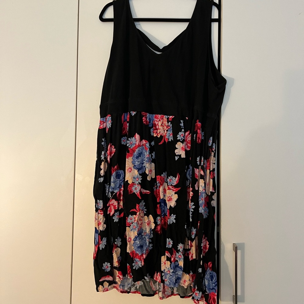 Plus Size TORRID Size 4 Black and Floral Dress